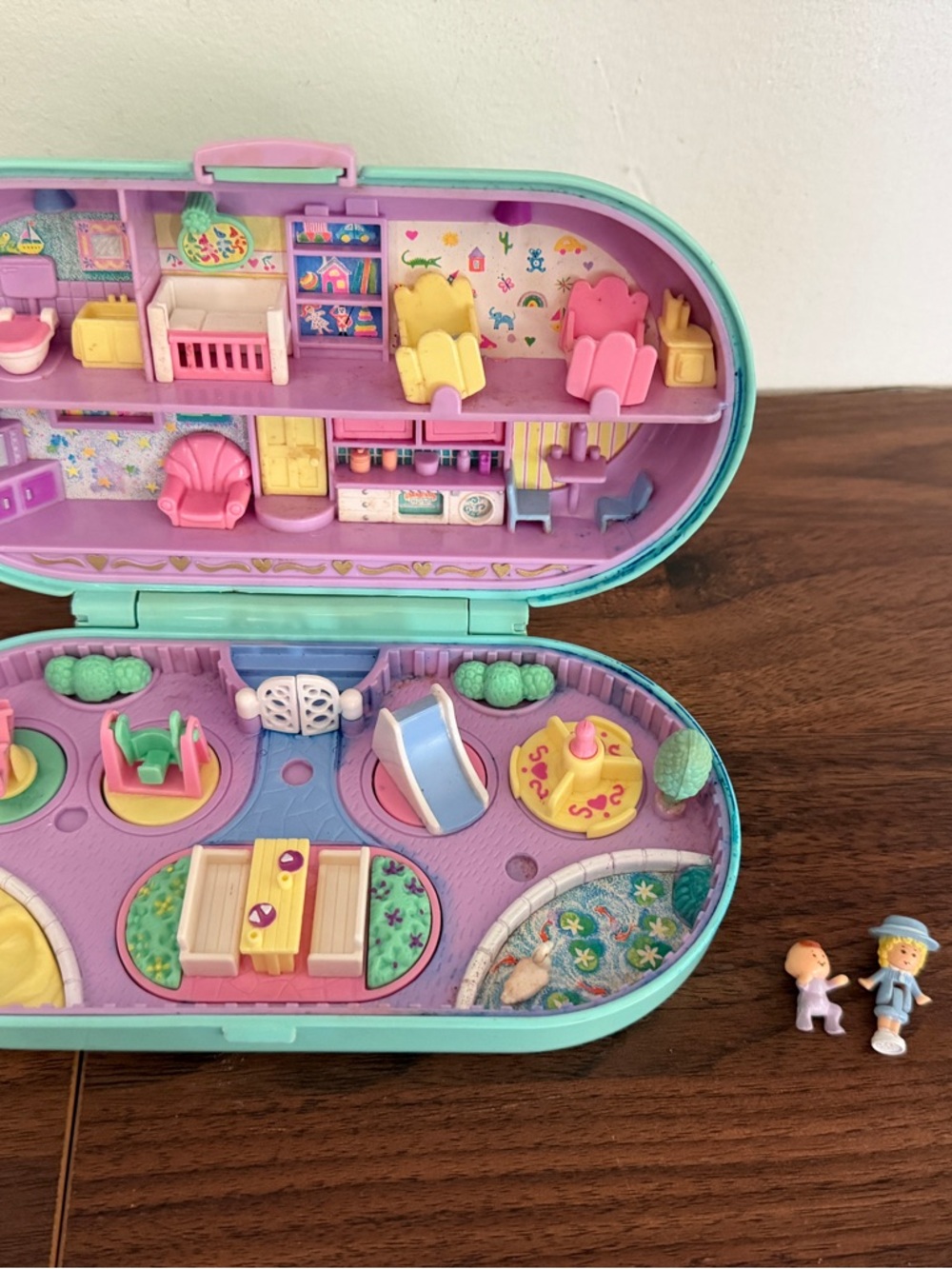 Vintage Polly Pocket stamp compact